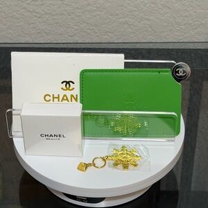 CHANEL Green Card Holder with Double sided mirror & Gold Charm GWP